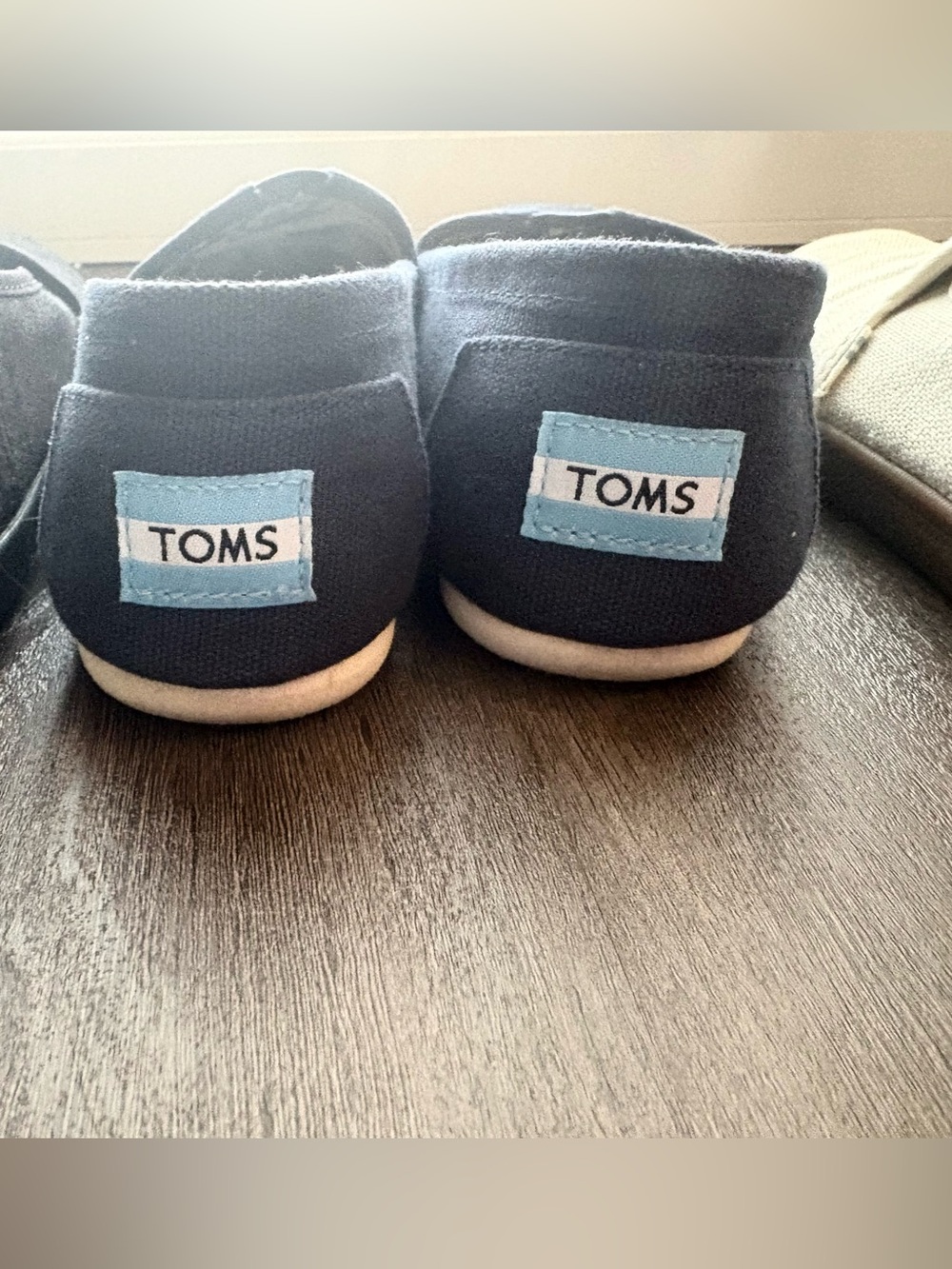 Toms women sz 7 Slip-On Canvas Loafers in Navy, Black and Beige. - Picture 4 of 5